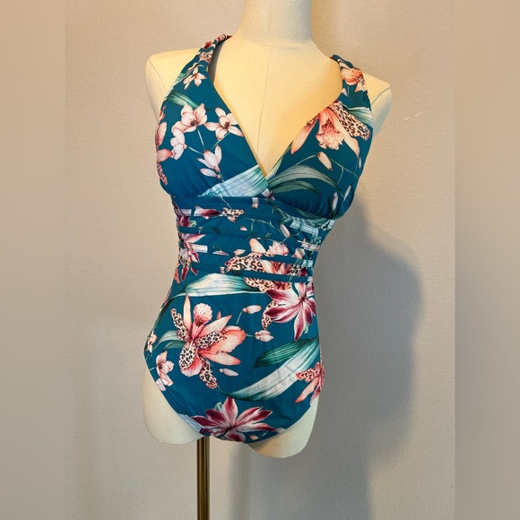 La Blanca Multi-Strap Cross-Back One Piece - Picture 2 of 6